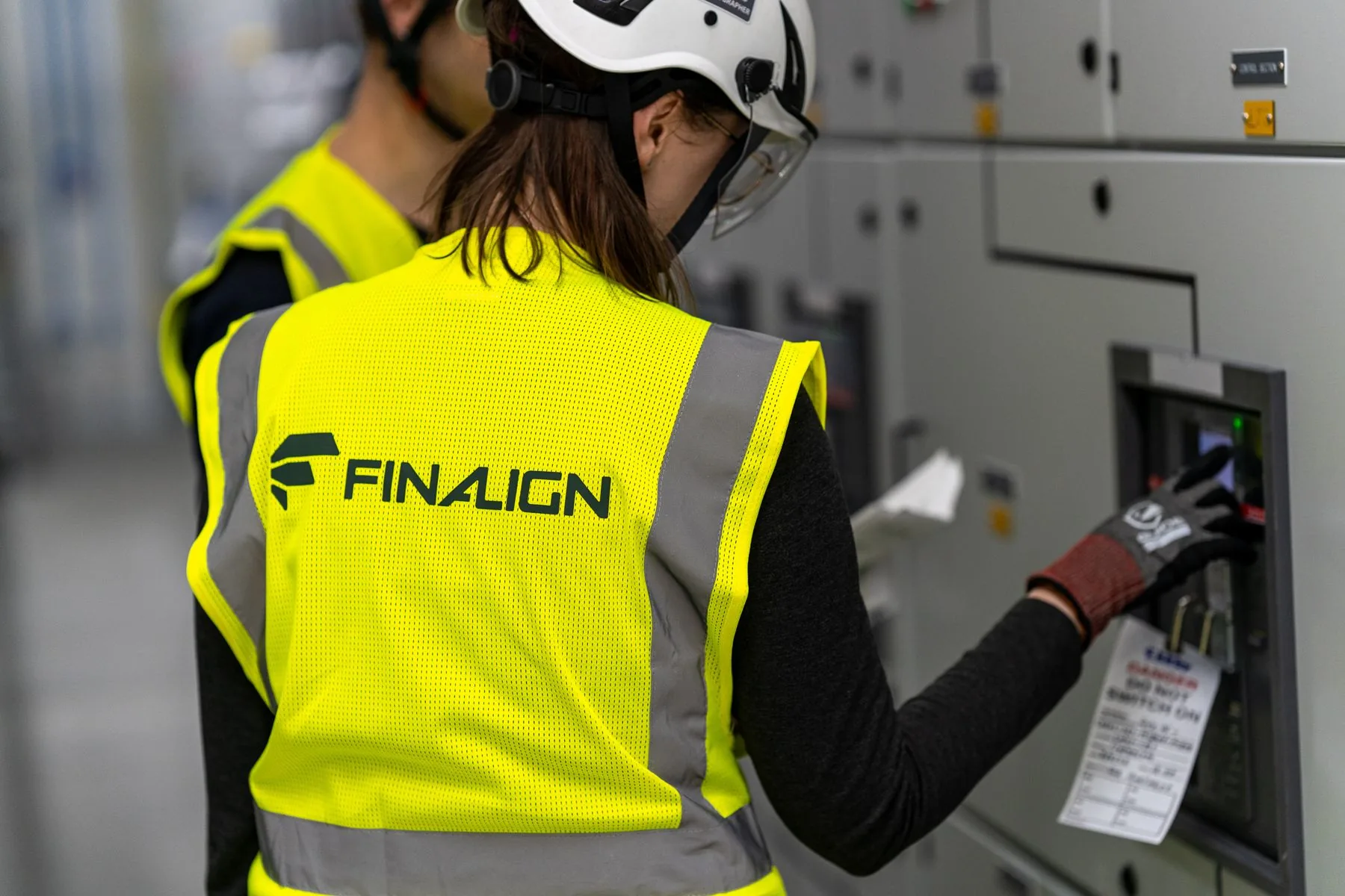 Finalign engineers on site